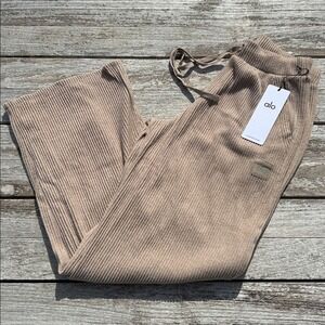 ALO Muse Wide Leg Pant  Gravel Heather size medium NWT GRAVEL TAN